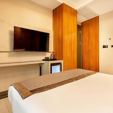 Hotel Santra 2*